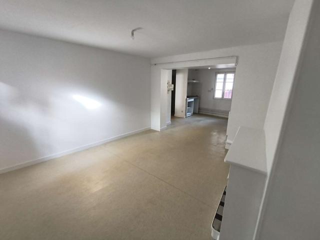 à louer – charmant studio en plein centre de tulle