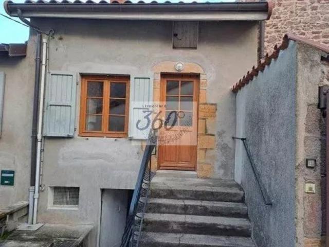 Charmante maison de village 2 pièces de 44 m² à Aigueperse