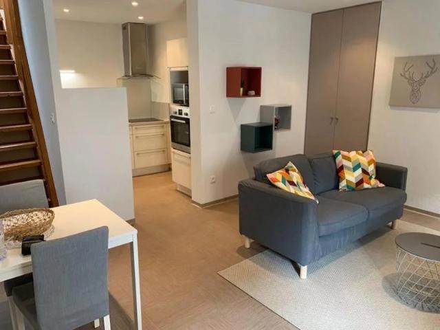 a louer charmant 2 pièces Meublé de 28m2 à Deux Pas de la C