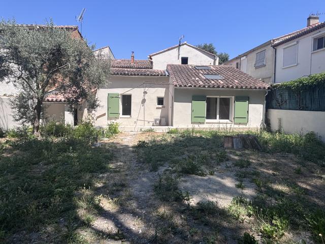 À LOUER CHARMANTE MAISON T3 AVEC JARDIN PRIVATIF