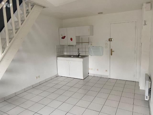 A louer Condé en Normandie dans le Calvados 14, Réf.:3585, 2 rue du Docteur Trolley, apparte.