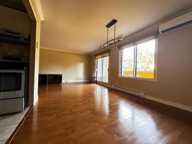 À LOUER — Condo de coin, 3545 chemin Sainte Foy