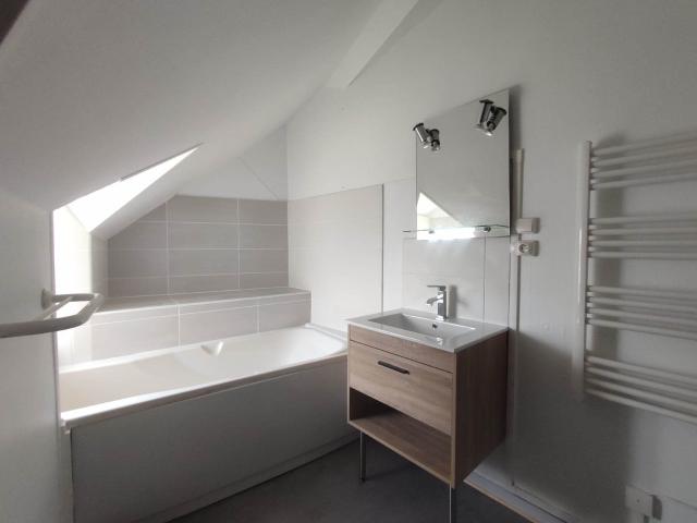 À louer Duplex, 3 pièces situé à Montluçon 03100