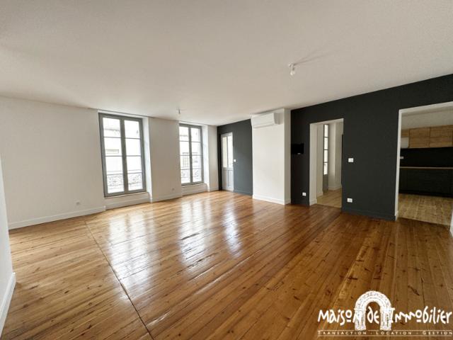 A louer en centre ville de COGNAC Appartement rénové de 4