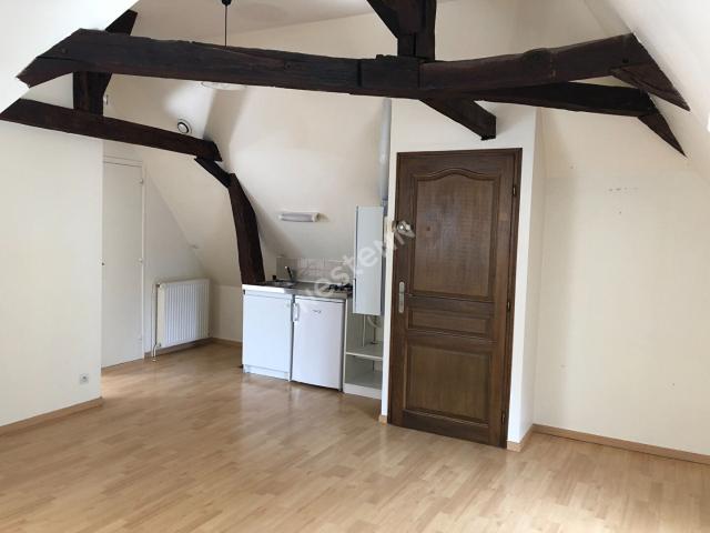 A louer en centre ville de La Flèche, appartement de 30 m² environ