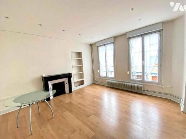 A LOUER EN CENTRE VILLE REIMS APPARTEMENT TYPE 2 RUE DES CAPUCINS PROCHE PONT DE VENISE