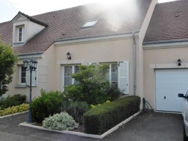 A LOUER EN RESIDENCE, MAISON AVEC JARDIN