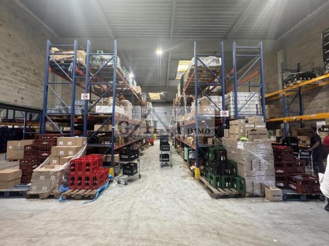 A LOUER ENTREPOT BUREAUX 1088 M²