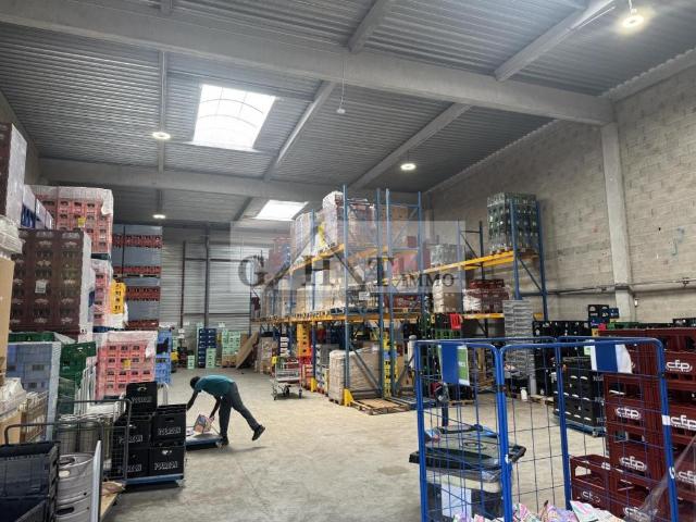 A LOUER ENTREPOT BUREAUX 1631M²