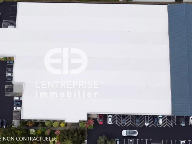 A LOUER ENTREPÔT/BUREAUX 6400 m² SECTEUR NIÇOIS