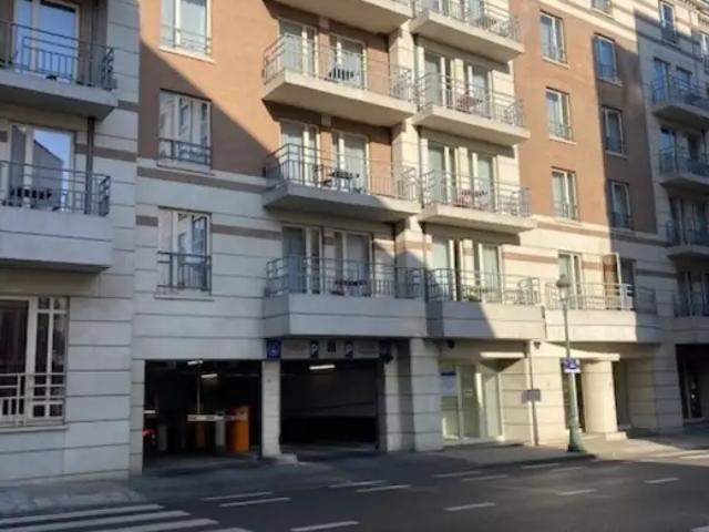 à louer Garage Ixelles Clos Parnasse