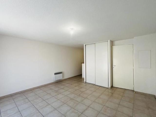 À louer – Grand studio étudiant de 30 m² avec terrasse – Résidence Les Cyclades