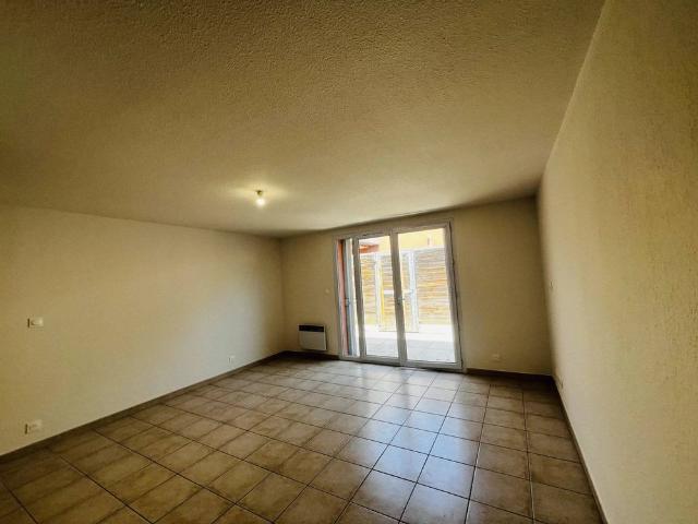 À louer – Grand studio étudiant de 30 m² avec terrasse – Résidence Les Cyclades