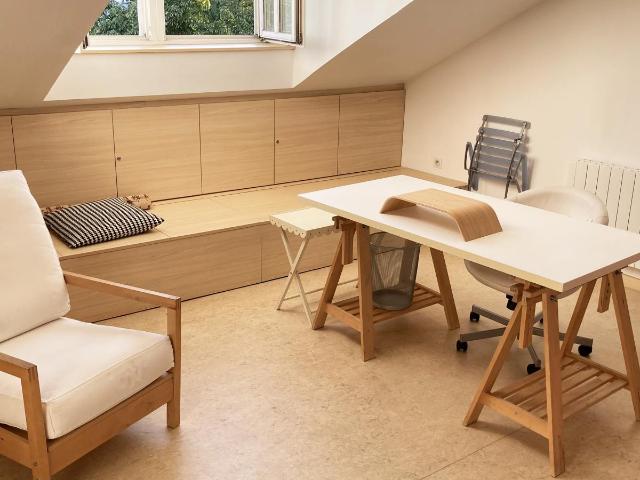 A louer grand studio meublé 25 m2 Carnot/Léopold