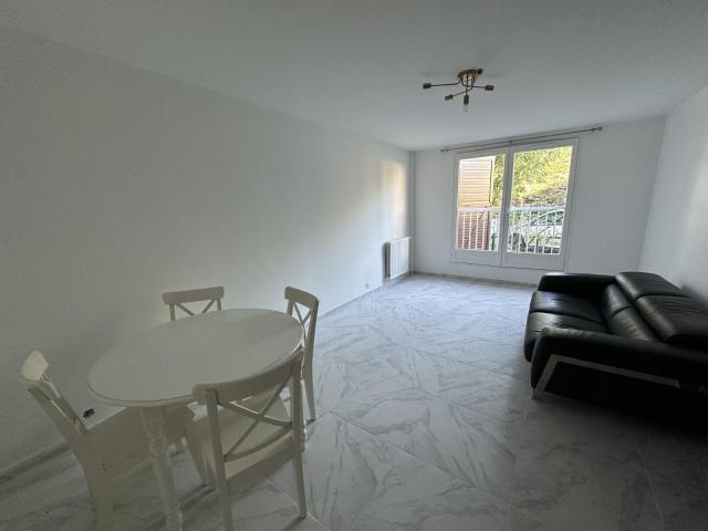 À louer Grand 3 pièces meublé 66 m² Rénové à neuf