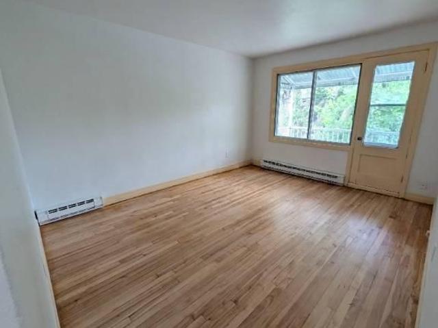 À louer – Grand 4 ½ lumineux à Ahuntsic