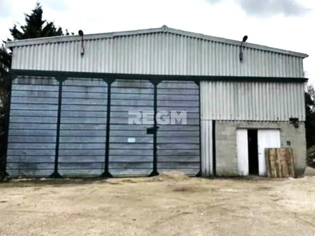 À LOUER HANGAR 265 M2 BRÉVIANDES