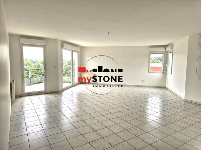 A LOUER JASSANS RIOTTIER Appartement T4 de 94m² avec terrasse et garage