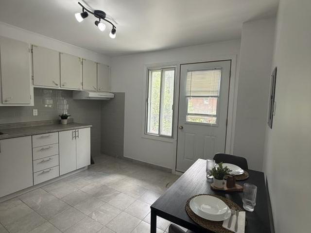 À Louer – Joli 3 ½ Meubles Inclus