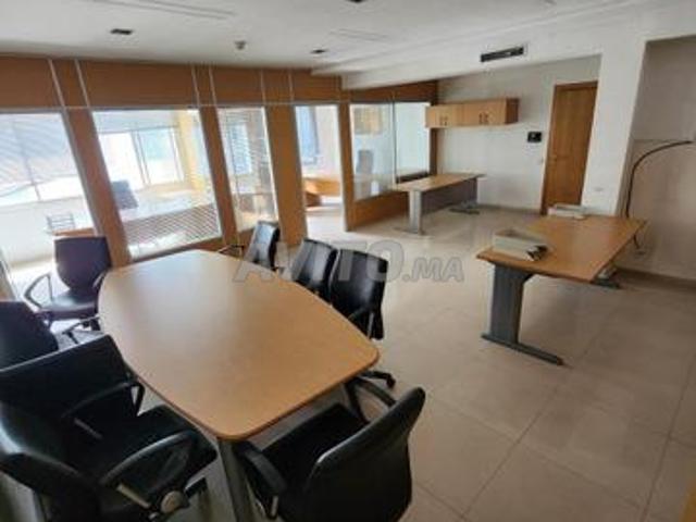 À louer joli bureau aménagé Abdelmoumen