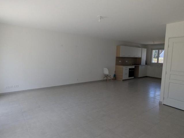 À LOUER – LARCAY – MAISON T5/3 chambres Garage et jardin • Réf. TNG CG437