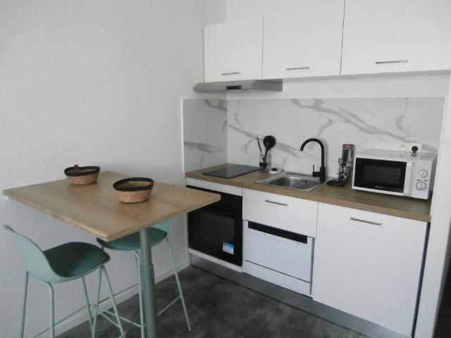 A LOUER LE MANS BOLLEE STUDIO MEUBLE