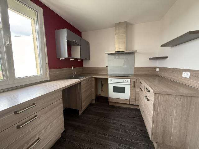 A LOUER LE MANS GAZONFIER APPARTEMENT DE TYPE 3 AVEC BALCON ET PARKING