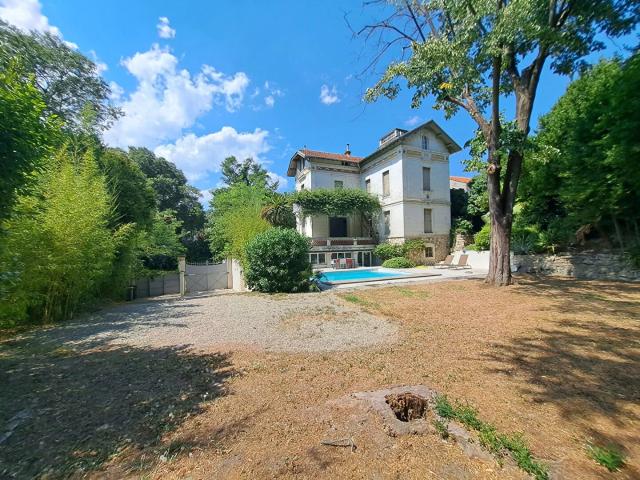 A louer Les Angles VILLA avec piscine 6 pièces