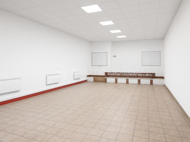 À louer – Local commercial 120 m² avec mezzanine – Toulouse Centre, Quartier des Chalets