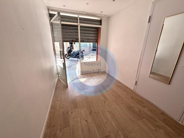 À louer: Local commercial 19m2 Centre ville de Vallauris