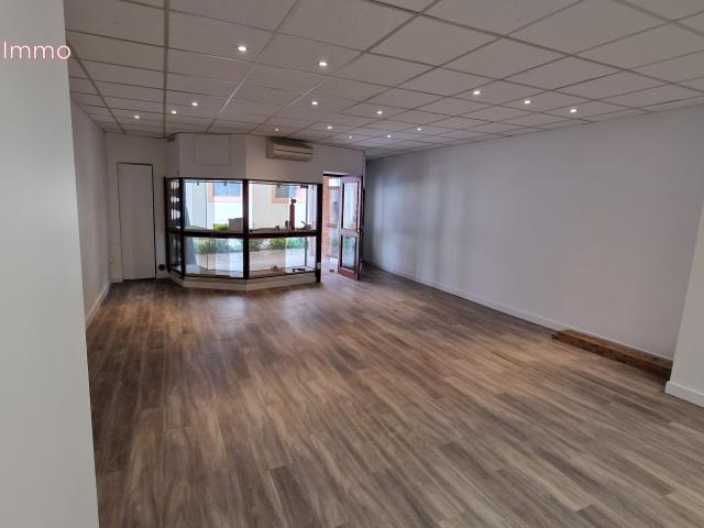 A LOUER – Local commercial 65 m² – Centre ville de Moissac