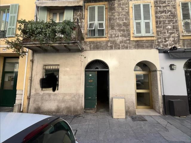 A LOUER, LOCAL COMMERCIAL, 70 M², SECTEUR NICE PORT