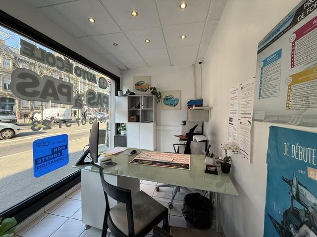 À louer Local commercial de 40 m2 Poincaré