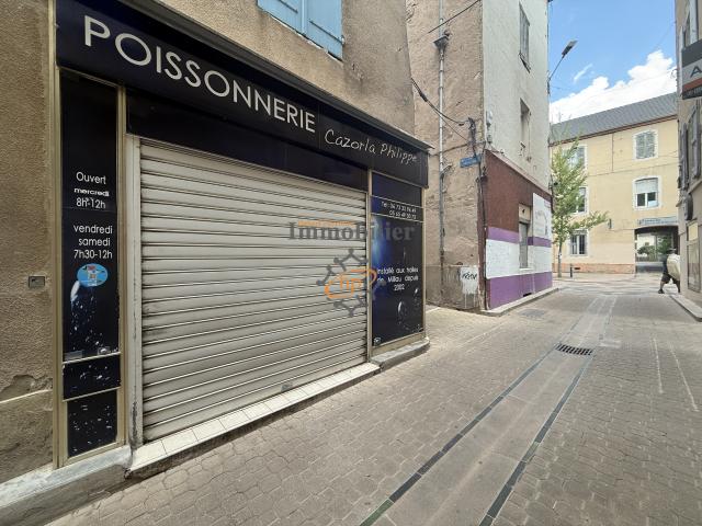 A louer Local commercial en rez de chaussée, centre ville Saint Affrique
