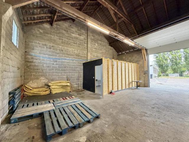 À louer – Local commercial / stockage d’environ 75 m²