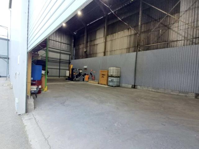 À LOUER Local d’activités / Entrepôt 300 m2 Le Cheylas