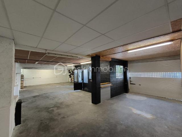 À LOUER – LOCAL D’ACTIVITÉS 145 m² – AIX LES BAINS Quartier Liberté 1250€ HT HC/mois