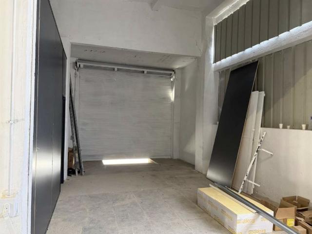 A LOUER Local d'activités / Box de stockage de 30 m2 Froges 38190