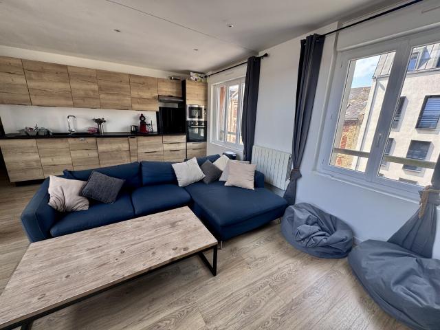 A LOUER Loft meublé T8
