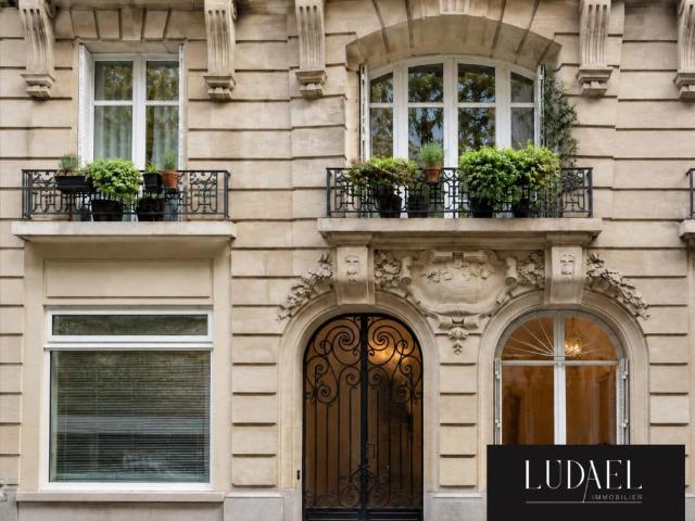 A louer Paris 15e La Motte Picquet Grenelle espace Bureaux / l