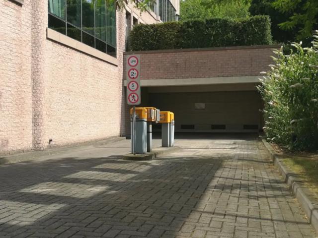 à louer Parking Ixelles de la Plaine Pleinlaan 5