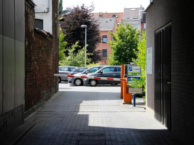 à louer Parking Ixelles de l'été Zomerstraat 113