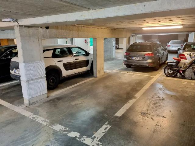 à louer Parking Schaerbeek rue Colonel Bourg