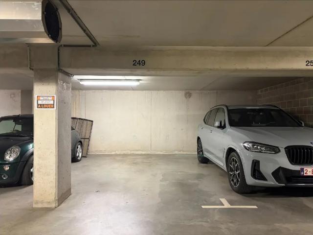 à louer Parking Woluwe Saint Lambert