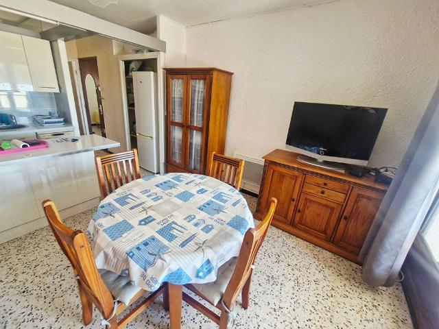 A LOUER PORT LA NOUVELLE APPARTEMENT T2 MEUBLE VUE MER