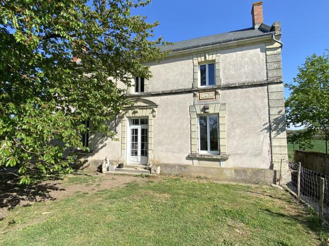 À louer pour famille maison isolée avec 4 chambres 700 euros