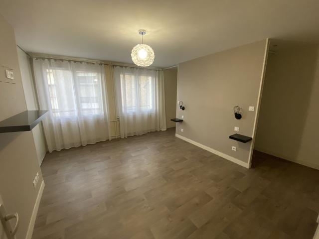 A LOUER Quartier Marronniers T3 de 79.45m² avec terrasse, parking et cave