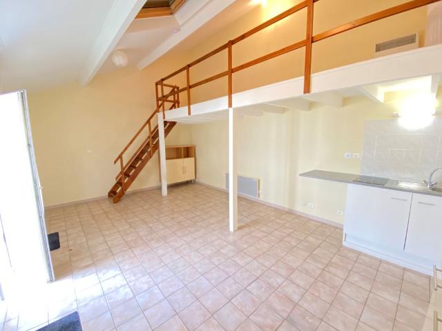A LOUER Quartier Gionne / Colbert T2 de 41.20m² donnant sur le jardin de la copropriété
