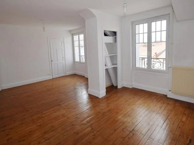 À LOUER QUARTIER JEANNE D'ARC Appartement T4 avec cave