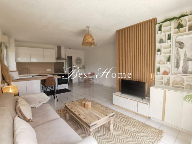 A louer quartier Vacquerolles, coquet T2 de 46 m² loué meublé avec terrasse et parking privatif Nîmes 30900